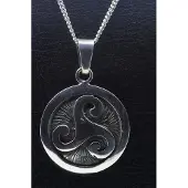 MOOYE ® - Collectie Zilveren Keltische triskel rond ketting hanger