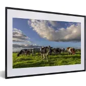PosterMonkey Fotolijst incl. Poster - Koeien - Licht - Gras - 60x40 cm - Posterlijst