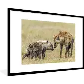 PosterMonkey Fotolijst incl. Poster - Hyena - Gras - Safari - 120x80 cm - Posterlijst