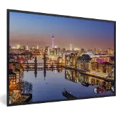 PosterMonkey Fotolijst incl. Poster - Berlijn - Avond - Cultuur - 90x60 cm - Posterlijst