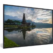 PosterMonkey Fotolijst incl. Poster - Zonsopkomst bij Bratan tempel - 30x20 cm - Posterlijst