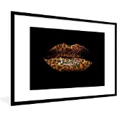 PosterMonkey Fotolijst incl. Poster - Lippen - Tijgerprint - Zwart - 120x80 cm - Posterlijst