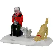 Lemax Vail Village Kerstdorpminiatuur Ice Fishing Buddies (vismaatjes) 4,7 X 7,3 X 4,7 Cm