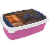 MuchoWow Broodtrommel Roze - Lunchbox - Brooddoos - Deur - Zand - Woestijn - Architectuur - 18x12x6 cm - Kinderen - Meisje