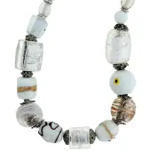Behave - Witte kralenketting met art detail - Nikkelvrij - 112 cm
