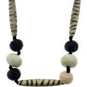 Behave - Lange kralen ketting - Beige en zwart - 102 cm