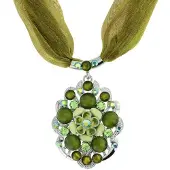 Behave - Zijde ketting met groene hanger en steentjes - Boho stijl - 42 cm