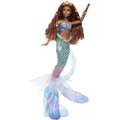 Mattel Disney De Kleine Zeemeermin Deluxe Ariel Pop met Iriserende Staart en Haarjuwelen