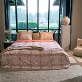 Kayori Dekbedovertrek Setouchi Rood Tencel-260 x 200 / 220 cm | Extra Breed