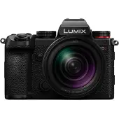 Panasonic Lumix S5D + 28-200mm F/4-7.1