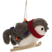 MEA Pinguin bruin op slee met kerstlampjes vilt 6x11x5,5cm