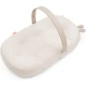 Done by Deer Cozy Lounger W. Activity Arch Raffi Beige Kinderen