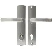 Axa Curve Plus veiligheidsbeslag achterdeur gebogen schild Blok-kruk PC92 met kerntrekbeveiliging SKG3 - aluminium