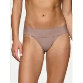 Triumph String 'Red Label Body Make-Up Illusion' bruin
