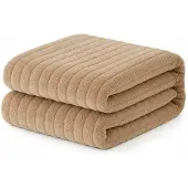 Mack Zachte Beige Pluche Deken 160x200cm - Gestreept & Warm