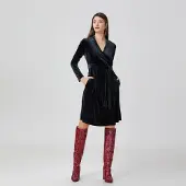 Smart & Joy Fluwelen wikkeljurk met V-hals