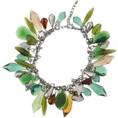 Behave - Bedelarmband groen met hangers - Speels detail - Boho stijl