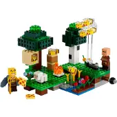 LEGO 21165 Minecraft: De Bijenboerderij, bouwset met een imkerin en een schaapfiguur
