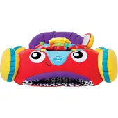 Playgro Comfy Car - Babyzitje met Activiteiten - Pluchen Zitkussen Auto met Stuur, Licht en Muziek - Interactief Babyspeelgoed - Kraamcadeau & Babyshower Cadeau - Vanaf 6 Maanden - 52 x 57 cm