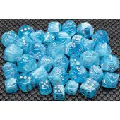 Chessex Poly 7 dobbelsteen set: Lichtblauwe kleur met zilveren details