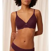 Triumph niet-voorgevormde beugelbh Amourette Charm Conscious donkerrood female | Maat: 80E