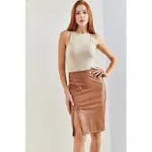 Bianco Hooggetailleerde nep leren midi rok met split