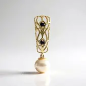Cavill - 375 Geelgouden Hanger met Witte Zoetwaterparel 7mm en Blauwe Saffier 0,09 ct - Luxe, Tijdloos & Elegant Sieraad