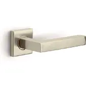 Formani Basics BSQ1-G deurkruk geveerd op vierkant rozet - PVD champagne
