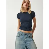 Happiness İstanbul Slim Fit Crew Neck Blouse met Drapage Detail