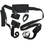 Bad Kitty – Complete Bondage Harnas Set met Pols en Enkel Boeien Gekoppeld met Halsband – Zwart
