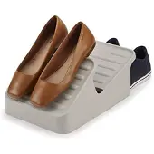 Joseph Joseph Shoe-In Ruimtebesparend Schoenenrek – Ecru – Stapelbaar & Modern Design - 3 Paar Schoenen