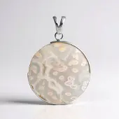 Cavill - 925 Sterling Zilver Hanger met 4.3 Ct Witte Agaat - Ronde Cabochon - Bali Barong Filigraan - Elegante Natuurlijke Edelsteen Sieraden