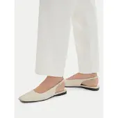 Vagabond SHOEMAKERS Ballerina met riempjes 'Delia' offwhite