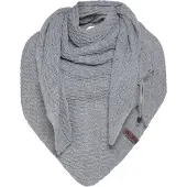 Knit Factory Jaida Gebreide Omslagdoek - Driehoek Sjaal Dames - Dames sjaal - Wintersjaal - Stola - Wollen sjaal - Grijze sjaal - Licht Grijs - 190x85 cm - Inclusief siersluiting