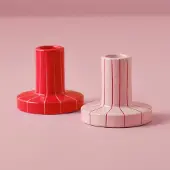 Unyqoos Set van 2 handbeschilderde keramische kaarsenhouders in rood en roze