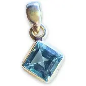 Ruben Robijn Zilveren hanger facet Topaas blauw ruit