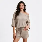 Imily Bela Dames Off Shoulder Lounge Set met Top en Shorts
