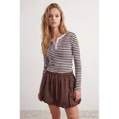 Trendyol TRENDYOLMİLLA Dames Bruin Gestreept Lang, Getailleerd Blouses