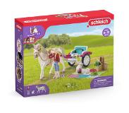 Schleich HORSE CLUB Speelfigurenset - Koets voor paardenshow - Kinderspeelgoed voor Jongens en Meisjes - 5 tot 12 jaar - 33 Onderdelen - 42467