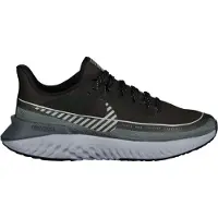Nike legend react 2 shield in de kleur zwart.