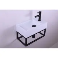 Saniclear Alaska solid surface fontein set rechts met zwarte kraan