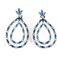 Sophie Zilveren oorringen Model Blue Drop zilveren oorringen oorbellen gezet met blauwe stenen en cubic zirconia