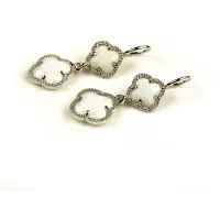 Sophie model Double Fiori klein oorringen in zilver witte klavers