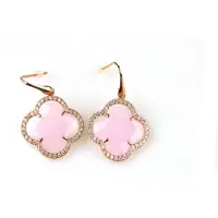 Sophie model Fiori 1 klaver gezet oorringen in zilver roségoud verguld roze steen en cubic zirkonia