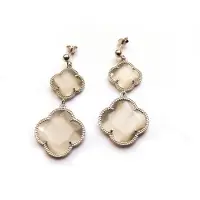 Sophie model Double Fiori groot oorringen in zilver grijze klavers