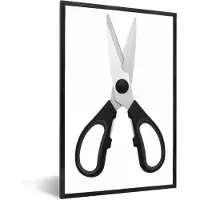 PosterMonkey Fotolijst incl. Poster - Open stalen schaar met zwarte plastic handvatten op witte achtergrond - 80x120 cm - Posterlijst