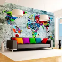 Karo-art 98cm X 70cm - Zelfklevend fotobehang - Wereldkaart,Graffiti op betonnen muur, premium print, 8 maten, eenvoudig aan te brengen, instructie bijgevoegd