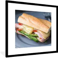 PosterMonkey Fotolijst incl. Poster - Rijkelijk gevulde tosti voor de lunch - 40x40 cm - Posterlijst