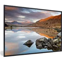 PosterMonkey Fotolijst incl. Poster - Kleurrijke bergen door de zon in Snowdonia - 120x80 cm - Posterlijst