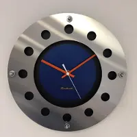 A&M WANDKLOK MECANICA FULL BLACK WITH BLUE COLOR SMALL INNER CIRCLE ORANGE WHITE POINTER MODERN DUTCH DESIGN HANDGEMAAKT 40 cm